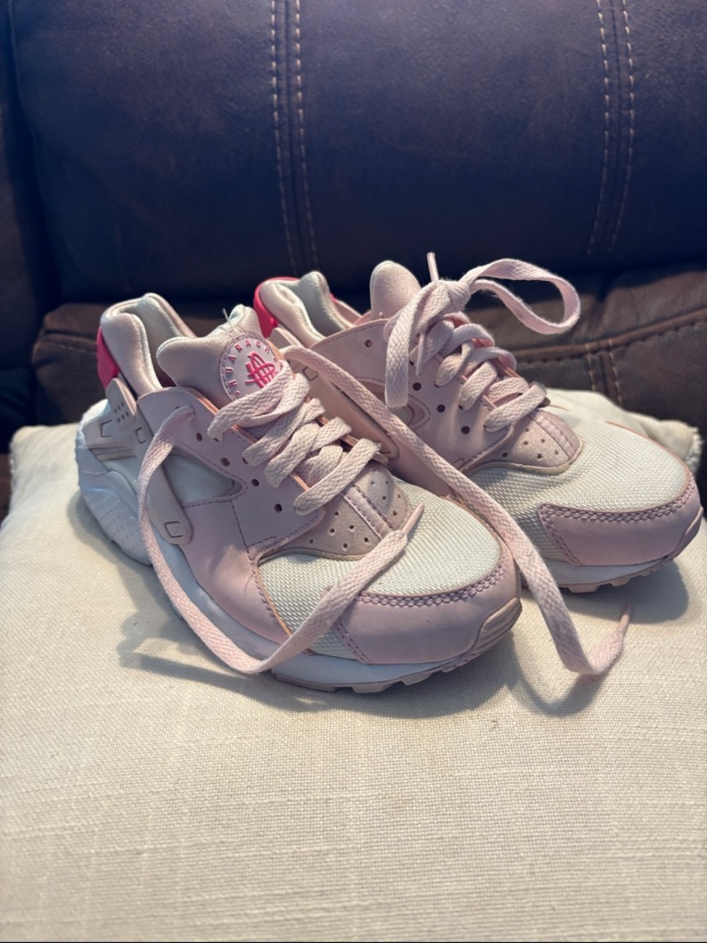 Nike Hurache Kids Light Pink and White Sneakers